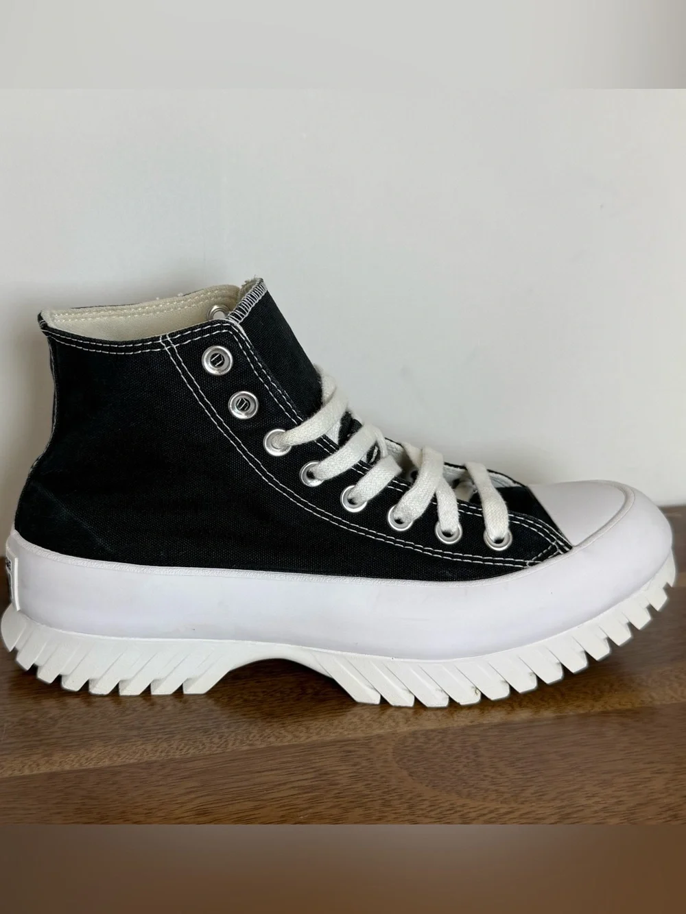 Converse Chuck Taylor All Star Lugged 2.0 Platform High Tops Black Women’s 9
